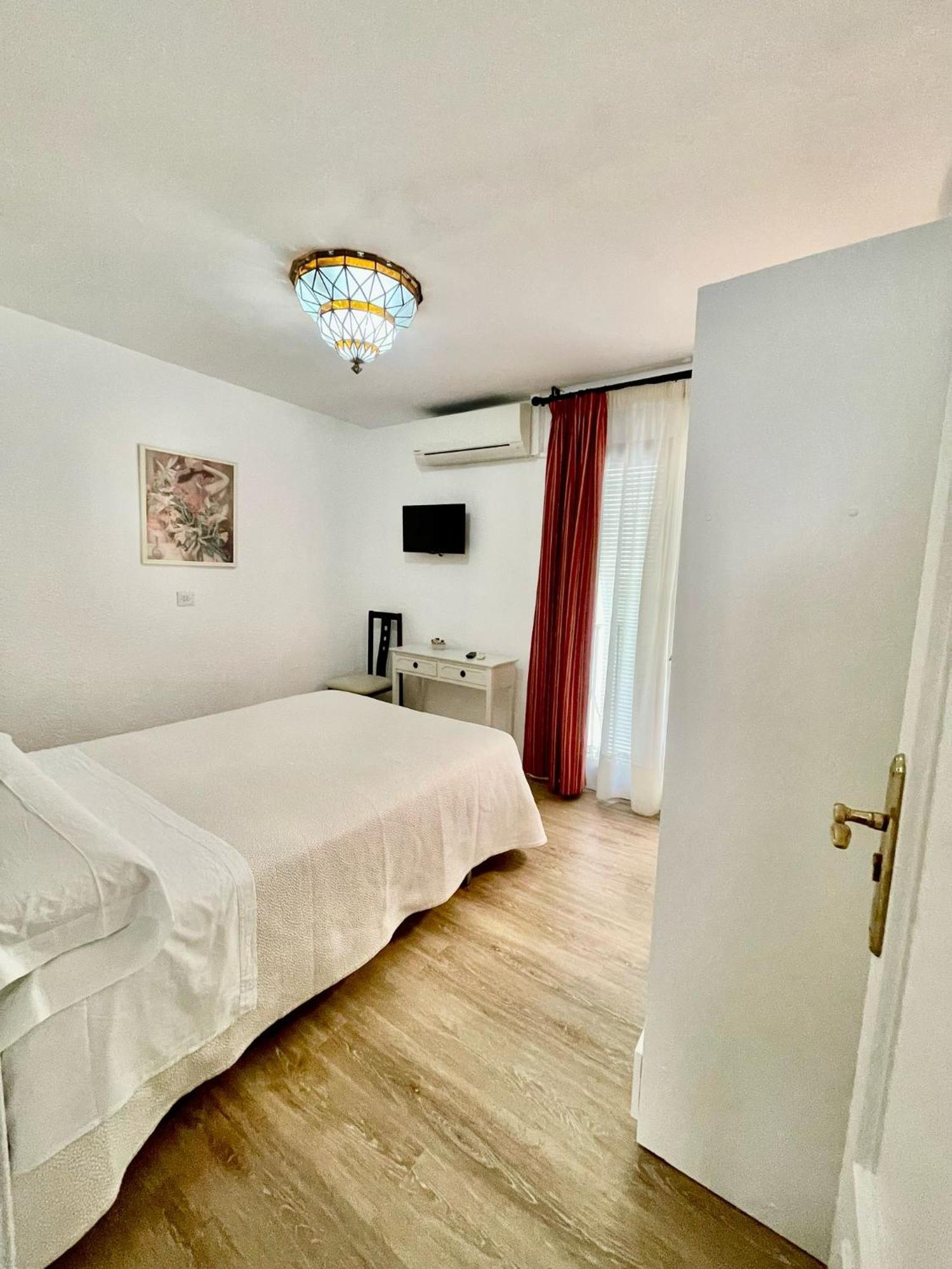 Pension Zurita Гранада Экстерьер фото